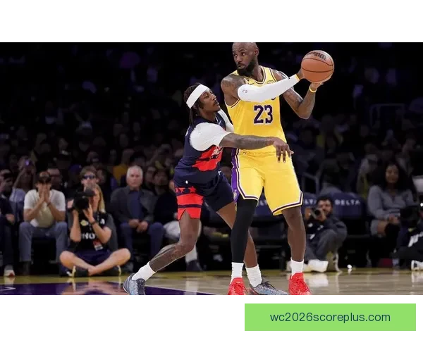 詹姆斯再创历史新纪录 湖人力克雄鹿豪取三连胜