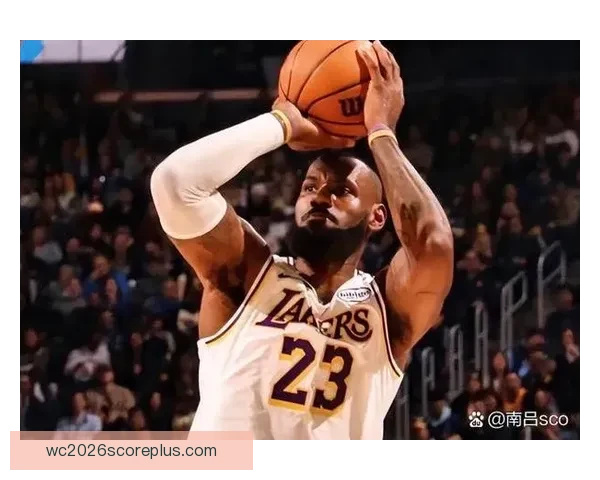 全球篮球赛季开幕，明星球员激烈角逐引领新一轮竞技热潮